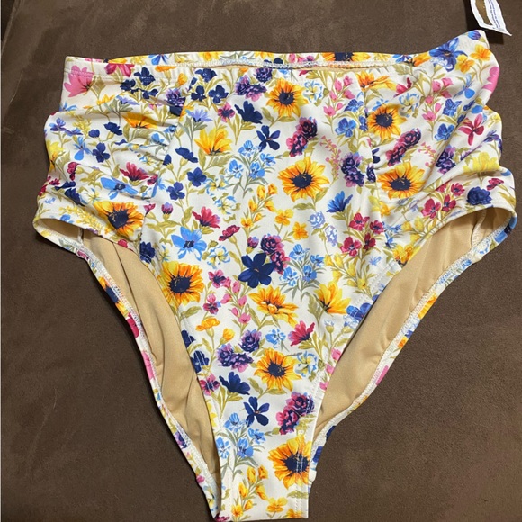 Lot of two Old Navy bikinis - Picture 4 of 5